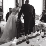 Kartanon juhlasalin lämmintä juhlatunnelmaa. Juhlatunnelmia Tiittalan kartanon juhlasalissa.